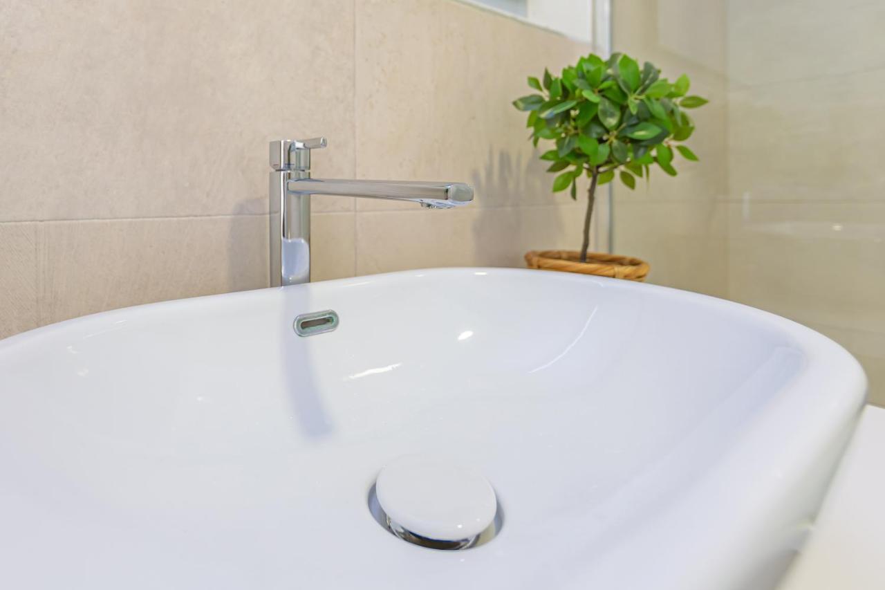 Ventura 2 - Centric & Pool - Simplytarifa Apartment Bagian luar foto