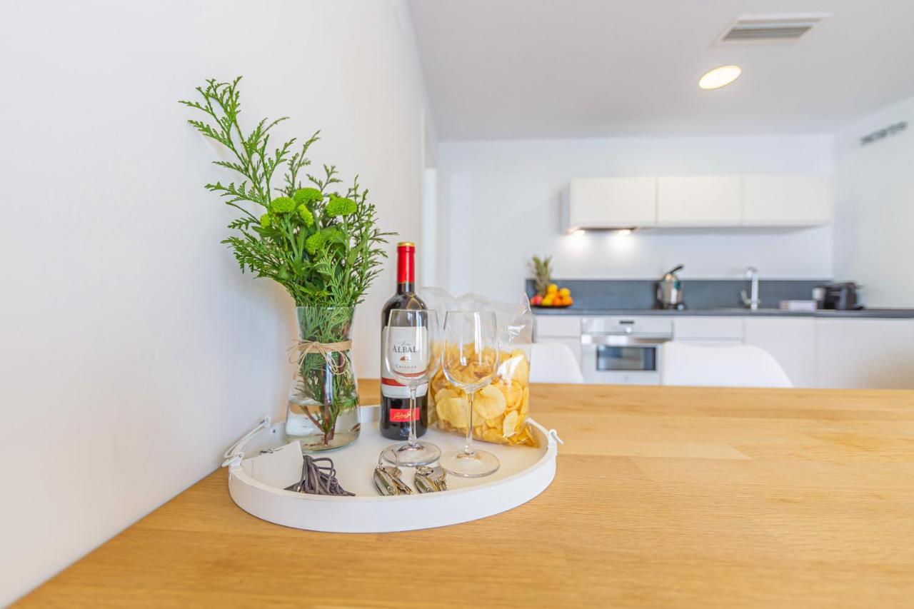 Ventura 2 - Centric & Pool - Simplytarifa Apartment Bagian luar foto